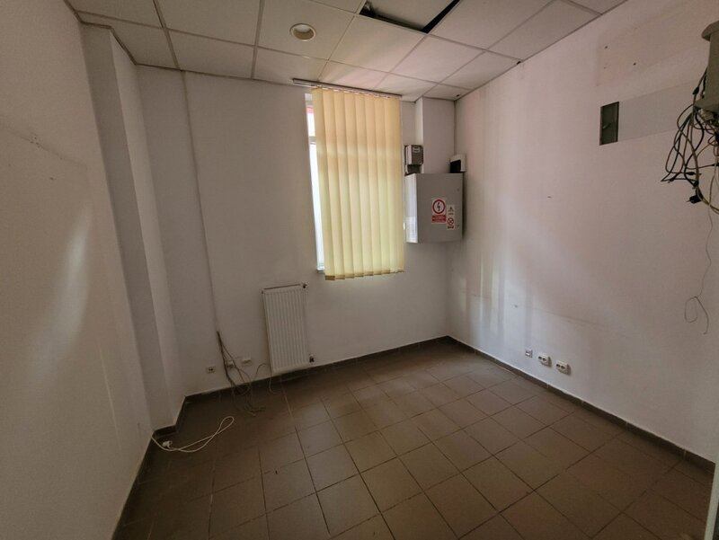ULtracentral, Piata Gemeni, spatiu