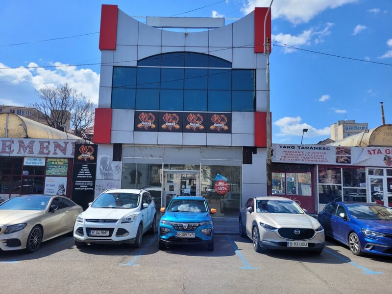 ULtracentral, Piata Gemeni, spatiu